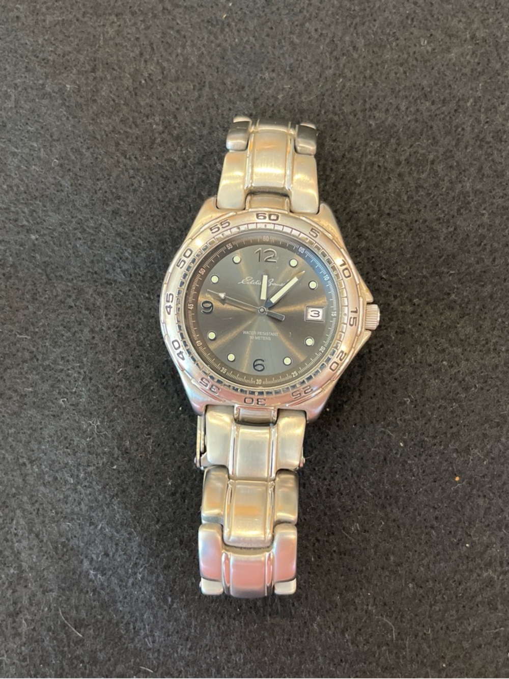 Stainless Steel Analog Wristwatch with Date